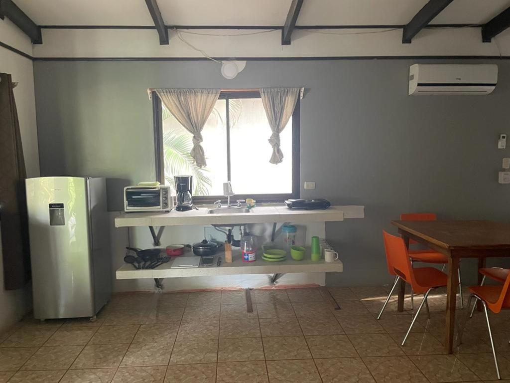 Be My Guest Cabinas Puerto Viejo de Talamanca Экстерьер фото