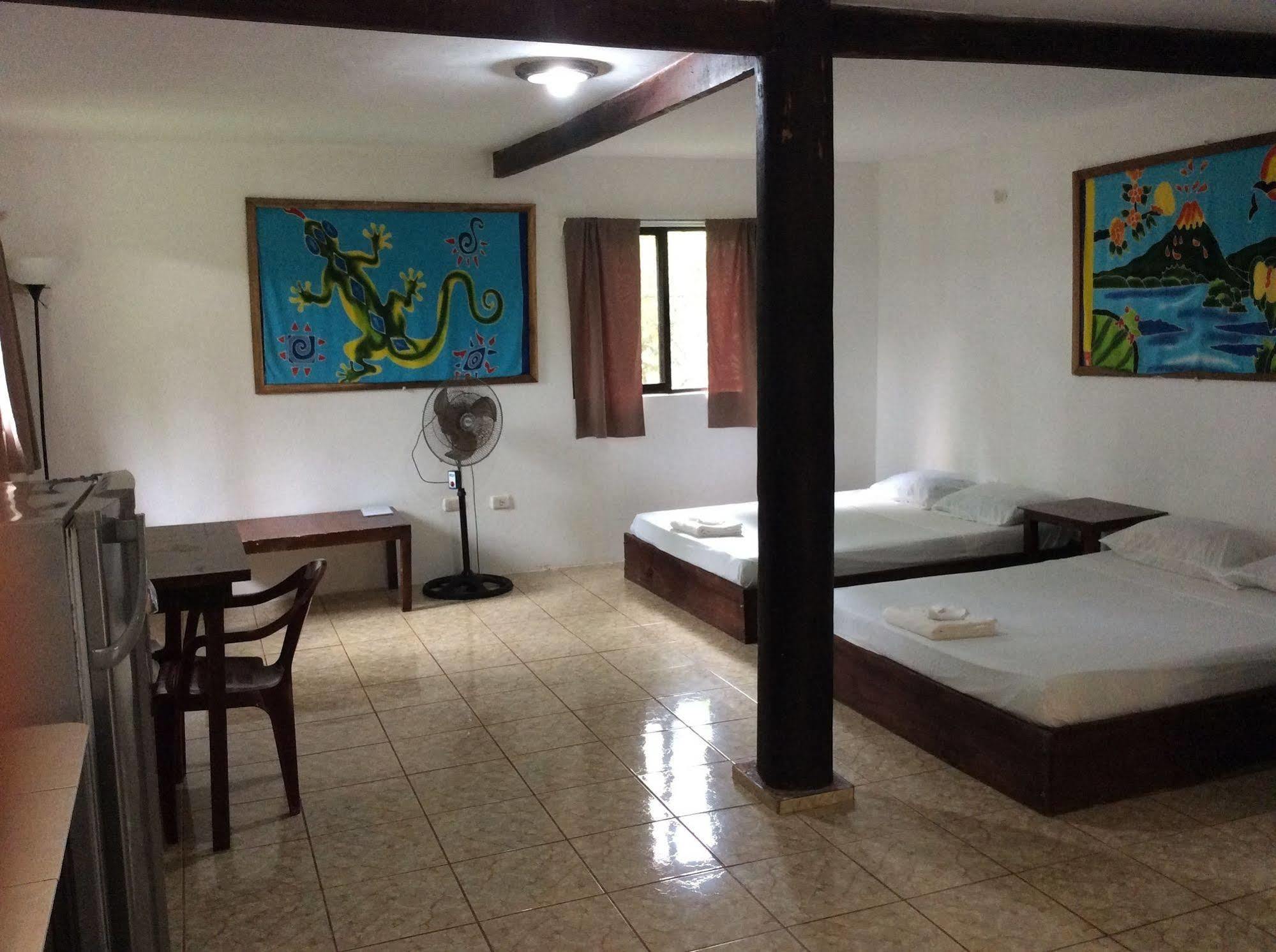 Be My Guest Cabinas Puerto Viejo de Talamanca Экстерьер фото