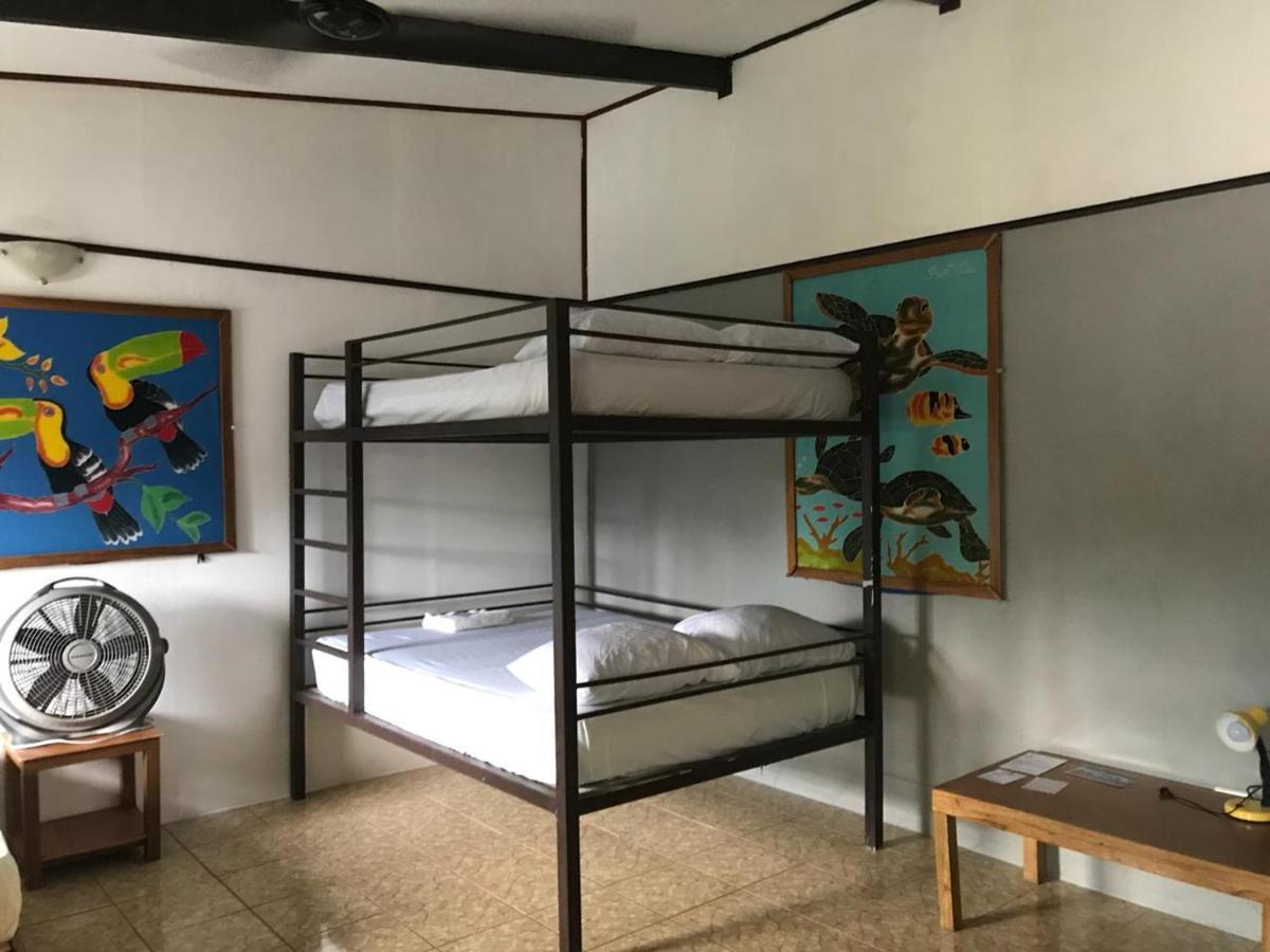 Be My Guest Cabinas Puerto Viejo de Talamanca Экстерьер фото